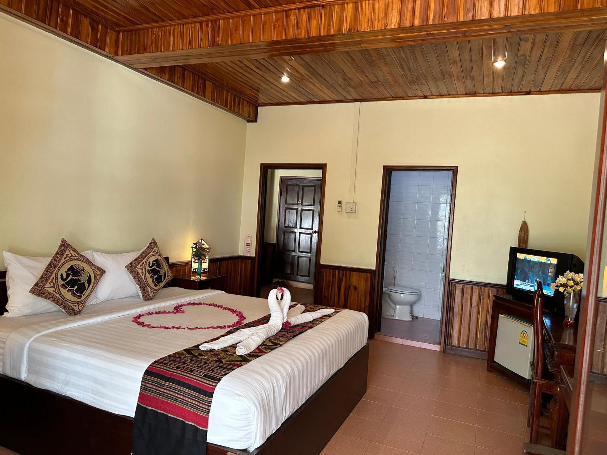 לואנג פרבאנג Villa Alounsavath Mekong Riverside מראה חיצוני תמונה